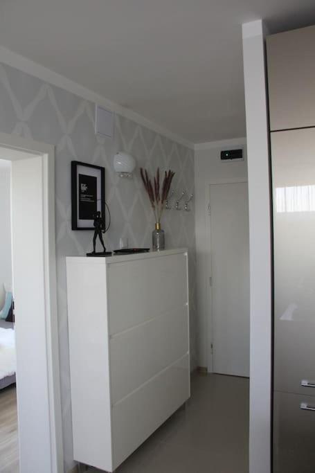 Uroczy, Jasny Apartament Oraz Bezplatny Parking! Διαμέρισμα Krasków Εξωτερικό φωτογραφία