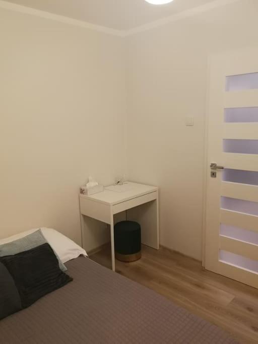 Uroczy, Jasny Apartament Oraz Bezplatny Parking! Διαμέρισμα Krasków Εξωτερικό φωτογραφία