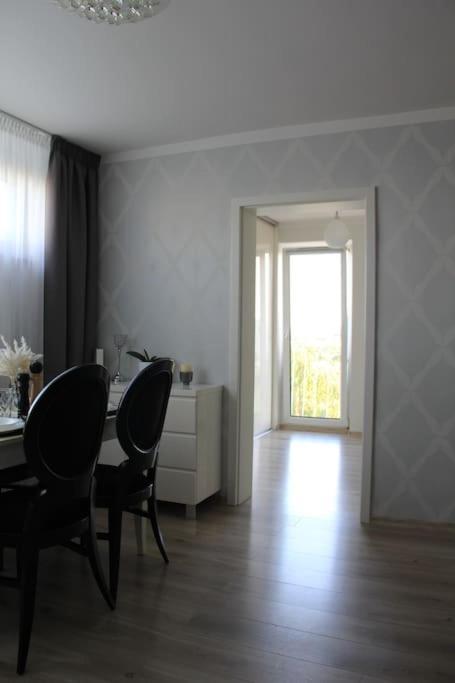Uroczy, Jasny Apartament Oraz Bezplatny Parking! Διαμέρισμα Krasków Εξωτερικό φωτογραφία