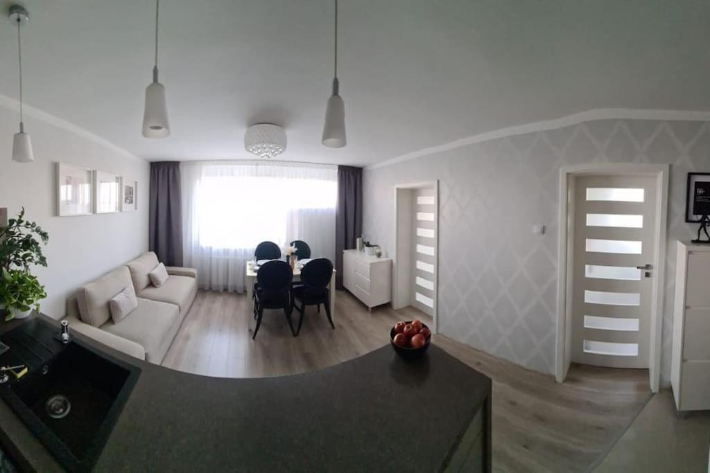 Uroczy, Jasny Apartament Oraz Bezplatny Parking! Διαμέρισμα Krasków Εξωτερικό φωτογραφία